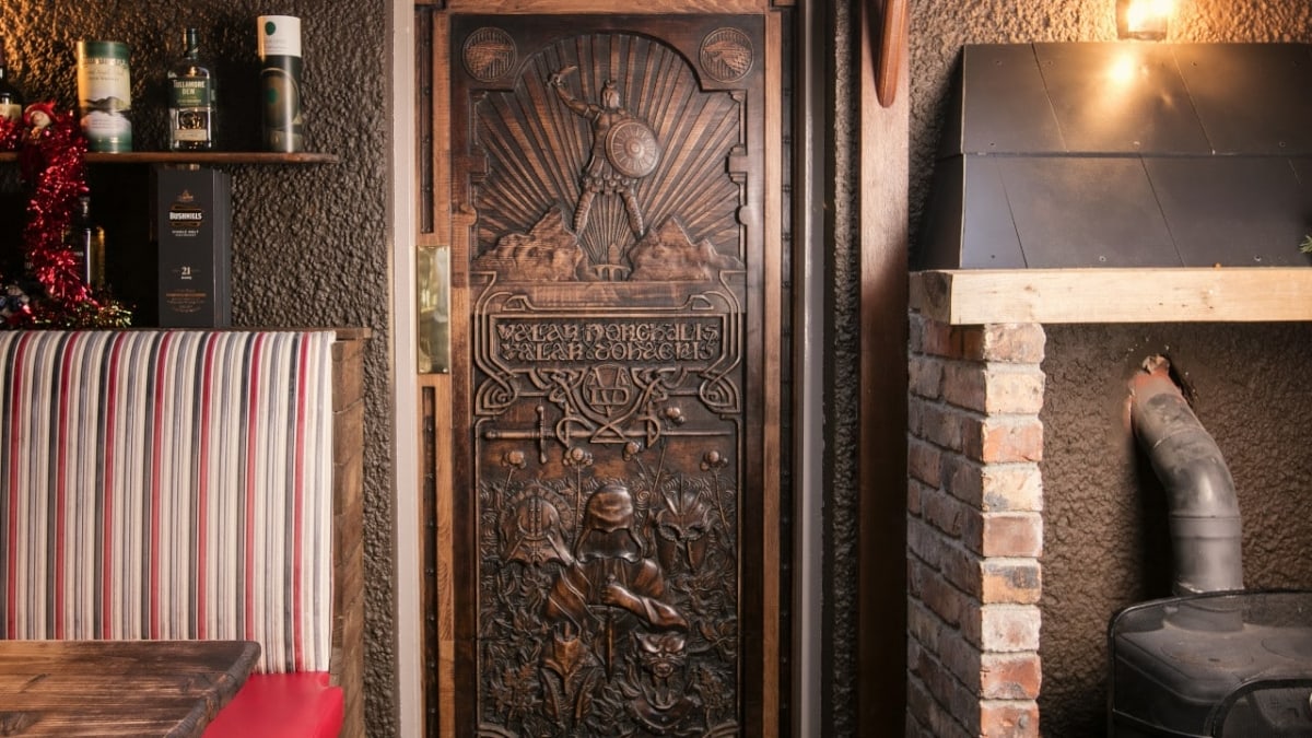 Mary McBrides Bar / Game of Thrones Door 8 | Glenara
