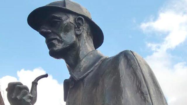 Sherlock Holmes Statue