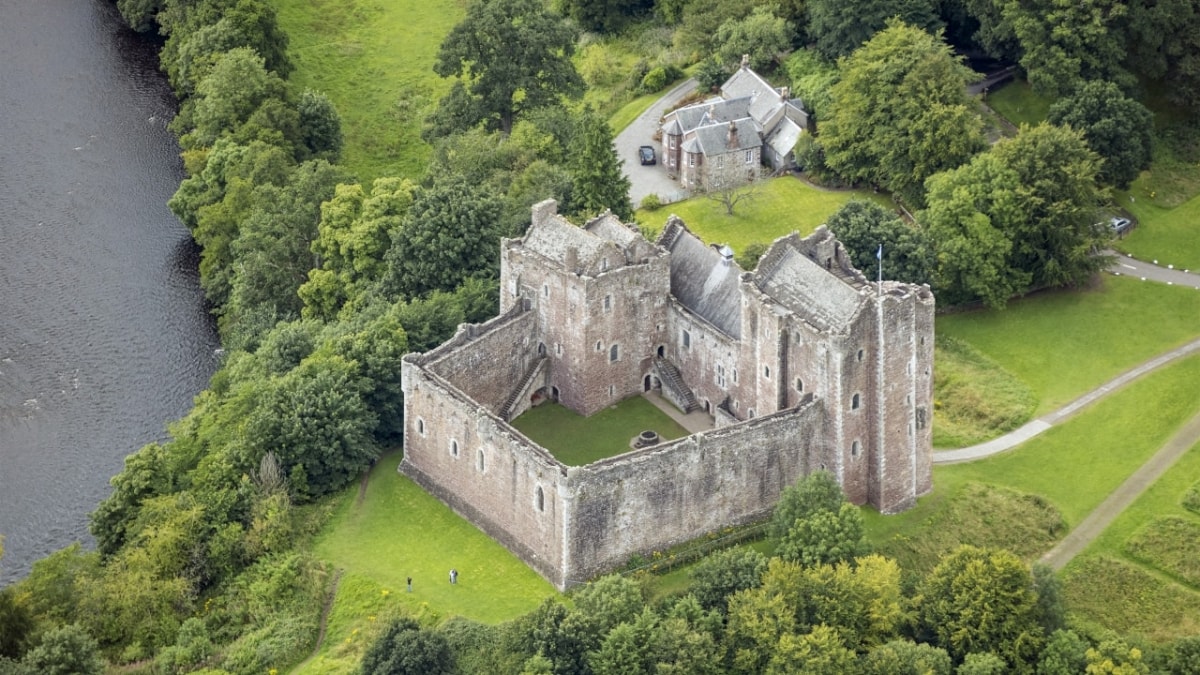 Outlander Locations 1-Day Tour from Edinburgh