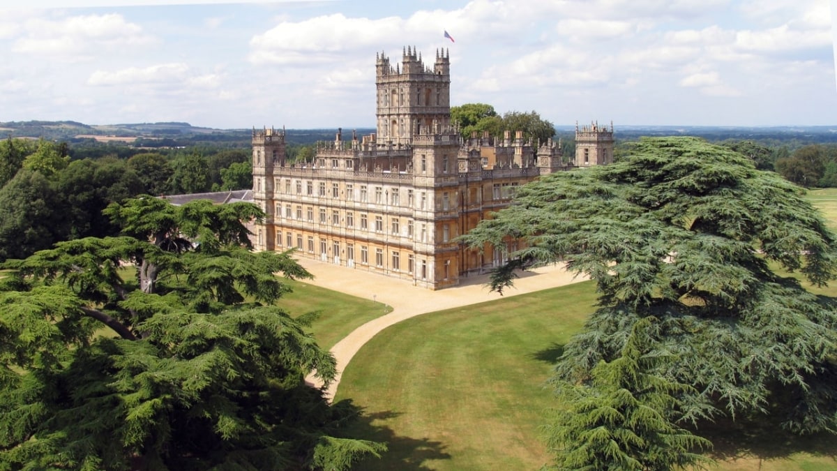 Downton Abbey Walking Tour of London