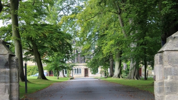 Emmerdale Classic Locations Tour from Leeds