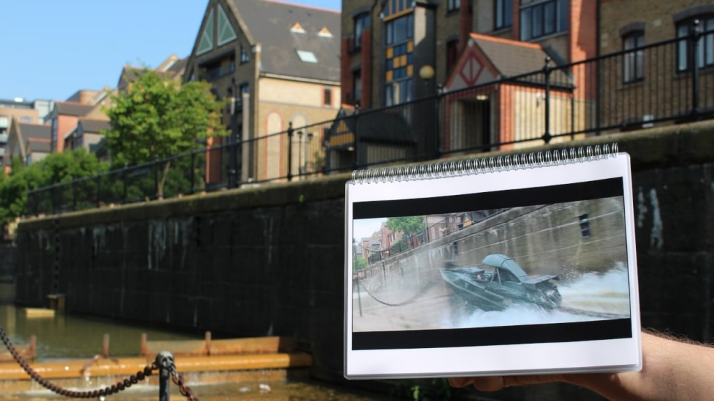 James Bond London Tour / Q Boat Scene