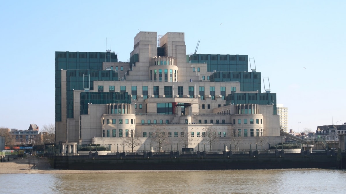 Bustour zu James Bond-Drehorten in London (inoffiziell)