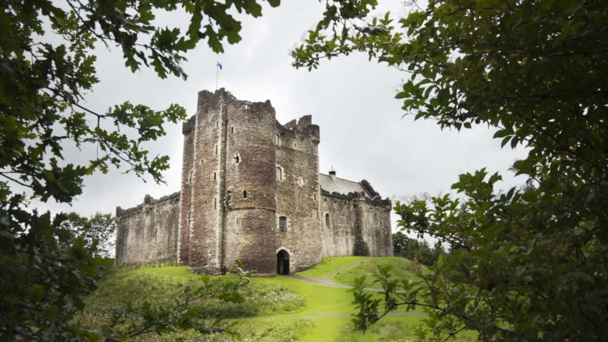 Outlander Locations 1-Day Tour from Edinburgh