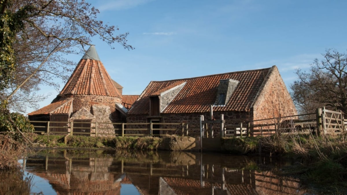 Outlander Locations 1-Day Tour from Edinburgh