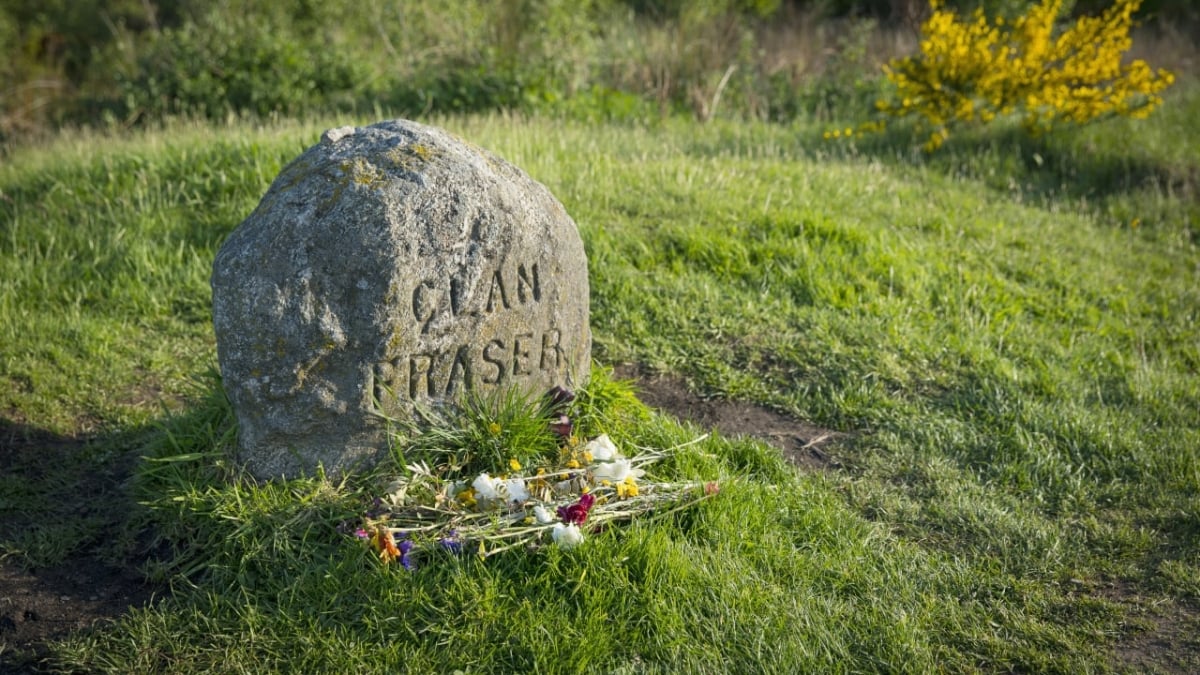 Outlander Locations 1-Day Tour from Edinburgh