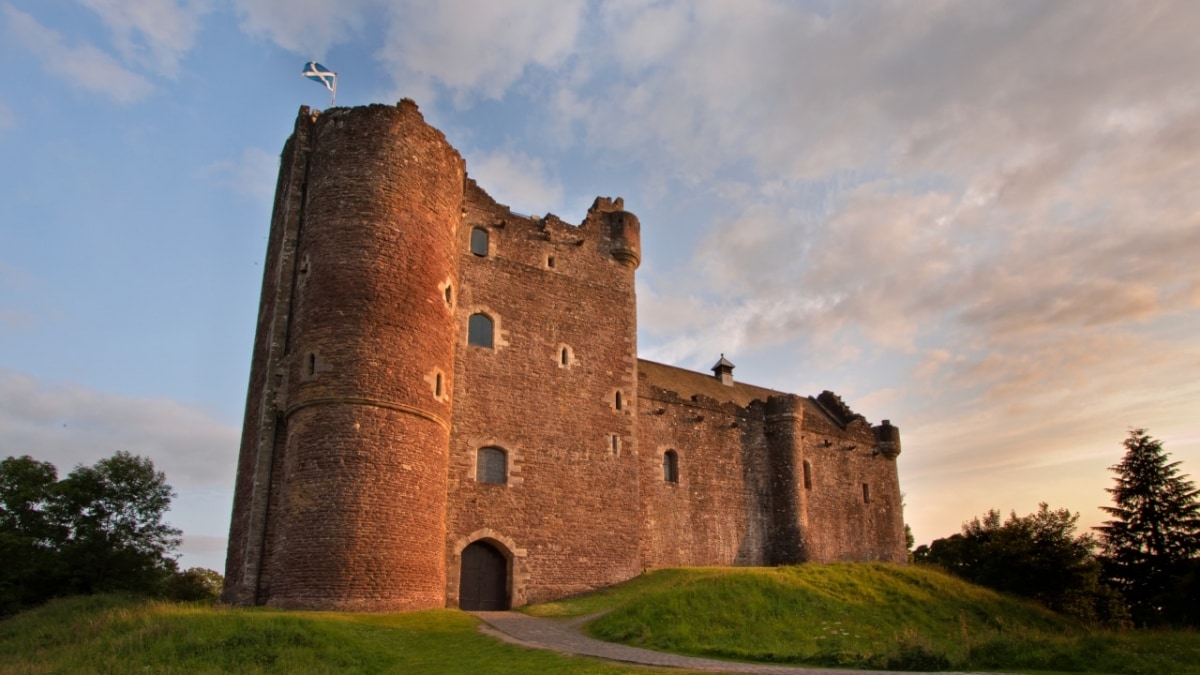 Outlander Locations 1-Day Tour from Edinburgh