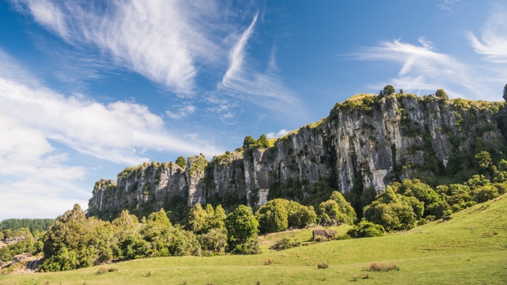 Hairy Feet Waitomo: Denize Bluffs