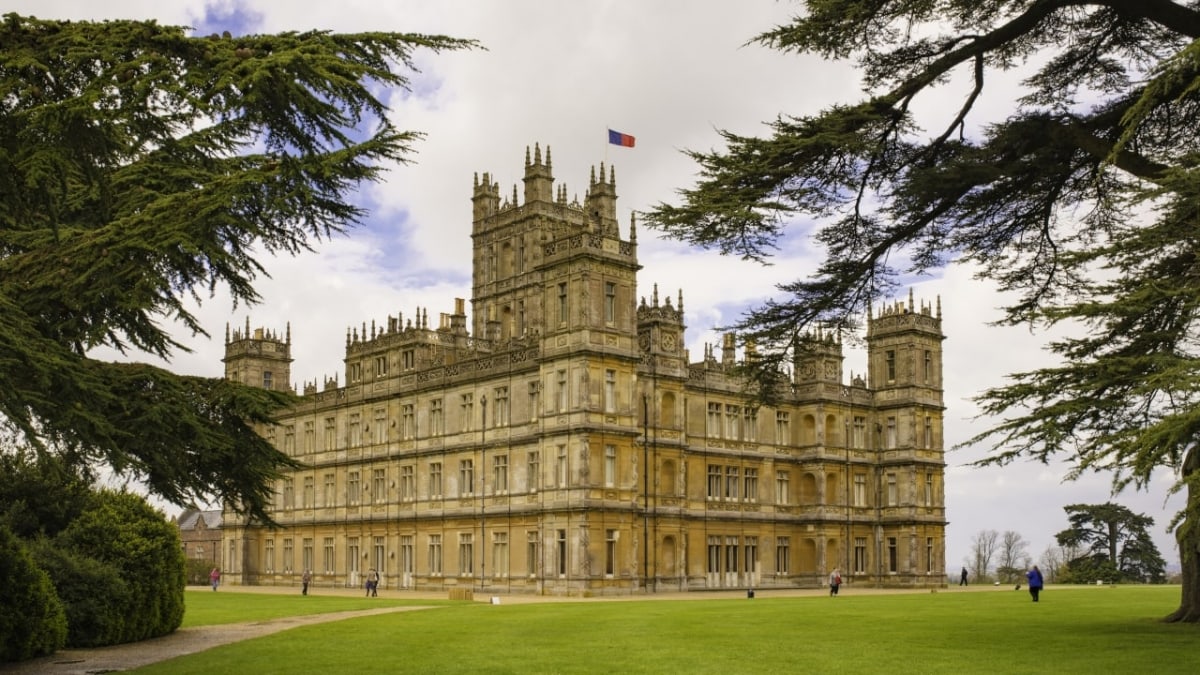 Downton Abbey Walking Tour of London