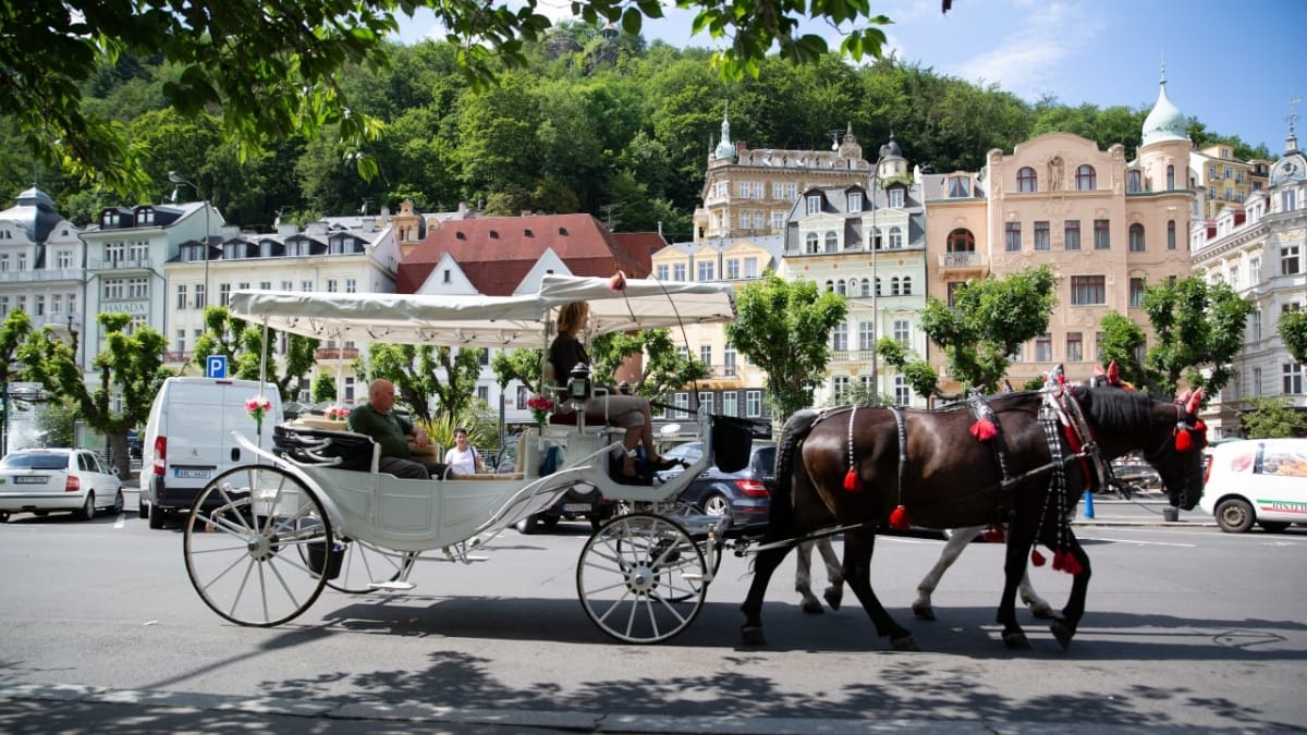 Private Tour to James Bond Filming Locations from Prague (unofficial)