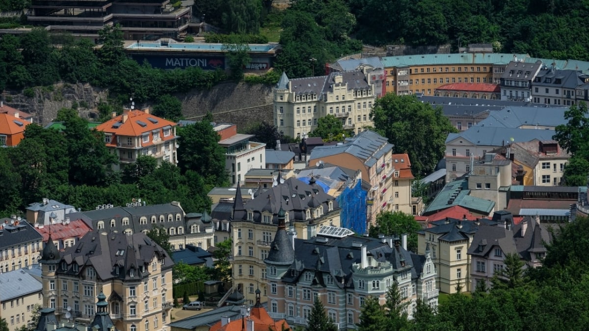 Private Tour to James Bond Filming Locations from Prague (unofficial)