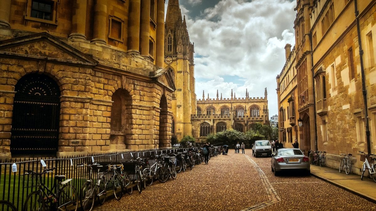 A Discovery of Witches Privattour durch Oxford