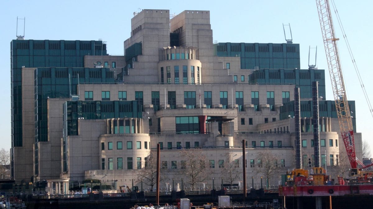 Walking Tour to James Bond London Locations (unofficial)