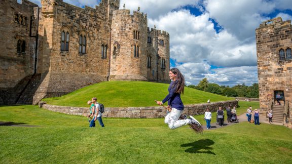 Alnwick Castle Tour – The Real Hogwarts from Harry Potter