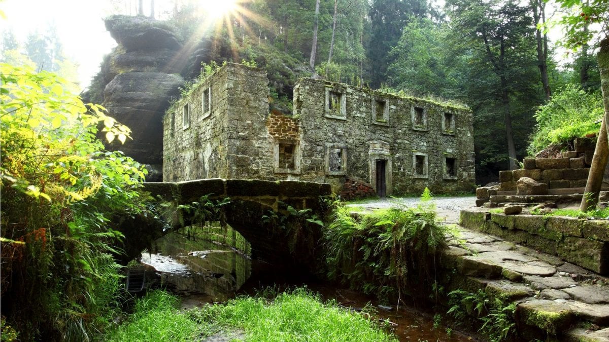 The Wheel of Time Filming Locations Tour from Prague