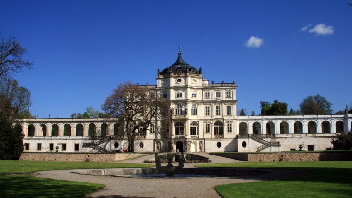 The Wheel of Time Filming Locations Tour from Prague