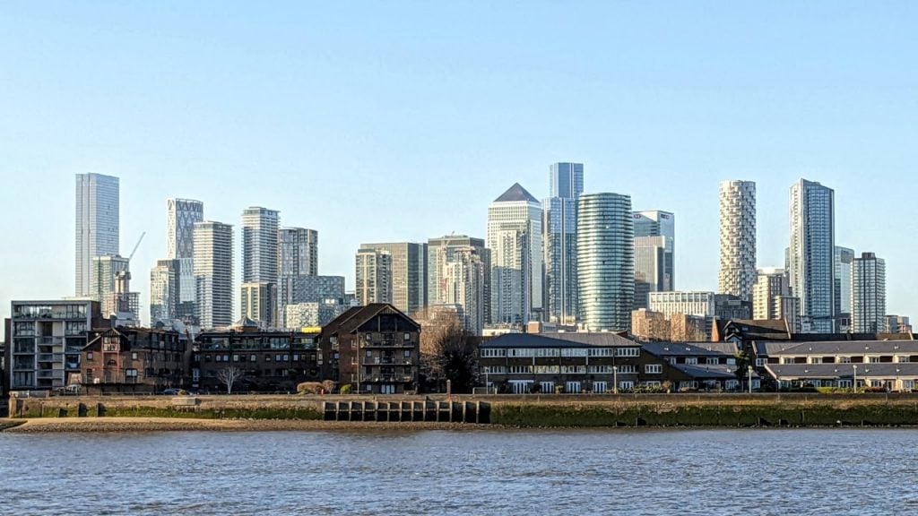 Canary Wharf / New York in The Sandman